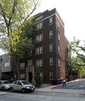 Dundonald Arms in Toronto, ON - Building Photo