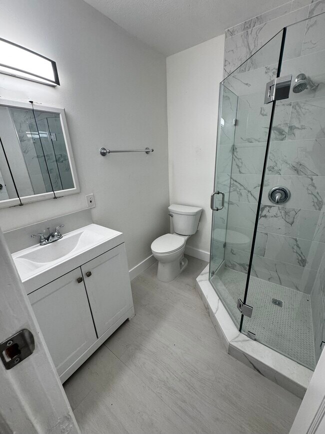 7870 Loomis St in Lantana, FL - Building Photo - Building Photo