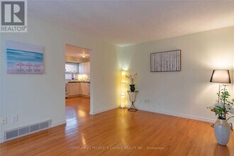 25 Darlington Dr in Hamilton, ON - Building Photo - Building Photo