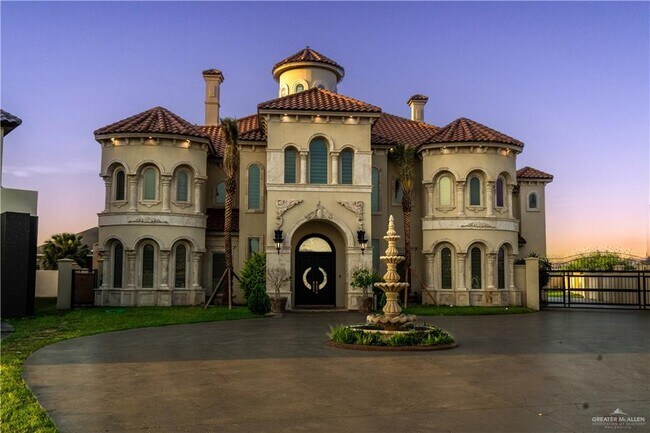 property at 1001 Travis St