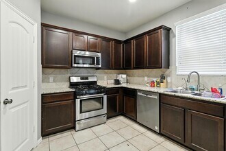 1627 Northwood Springs Dr in Crosby, TX - Building Photo - Building Photo