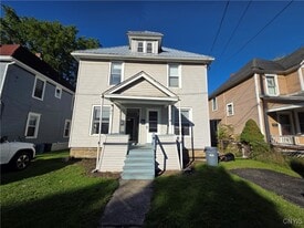 133 N Fulton St in Auburn, NY - Building Photo