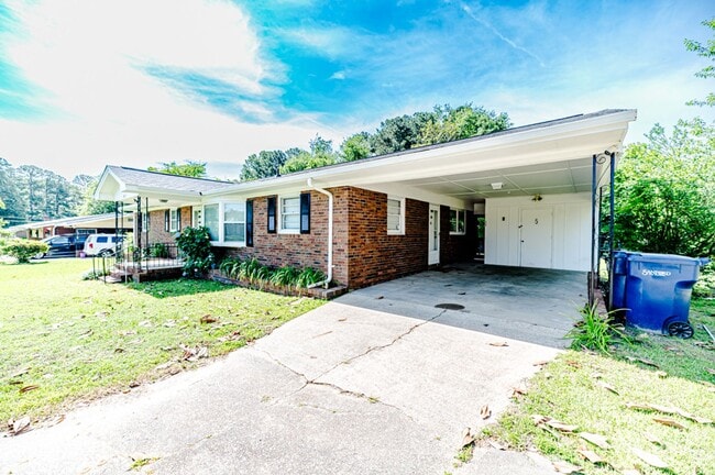 2911 Wicker St in Sanford, NC - Building Photo - Building Photo