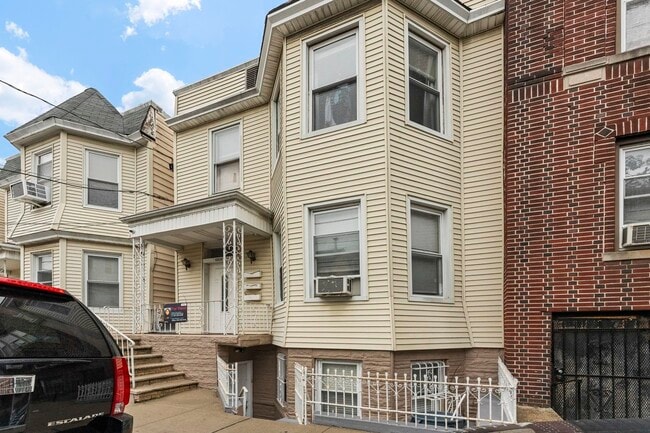 property at 4519 Cottage Pl