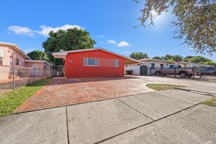 150 E 12th St in Hialeah, FL - Building Photo