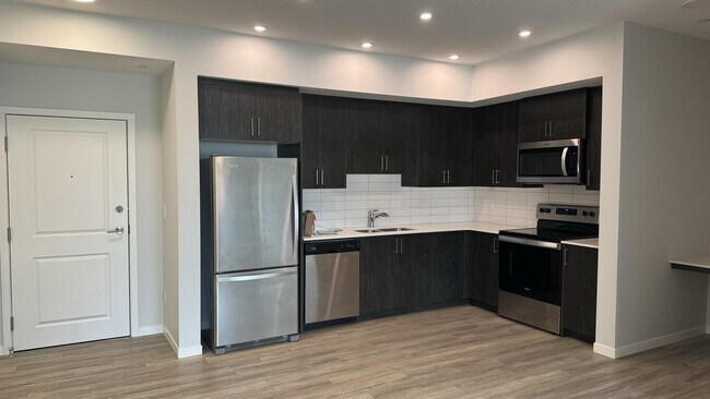 3727-3727 Sage Hill Dr NW in Calgary, AB - Building Photo - Building Photo