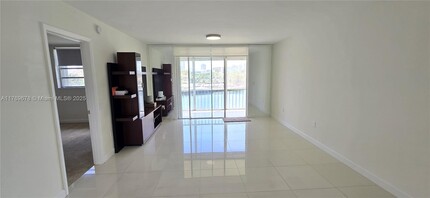3030 Marcos Dr in Aventura, FL - Building Photo - Building Photo