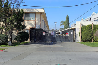 Tobi Ishi Apartments in Santa Ana, CA - Building Photo - Building Photo