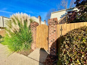 1010 Lands End Way in Virginia Beach, VA - Building Photo - Building Photo