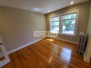 21 Moraine St in Boston, MA - Foto de edificio - Building Photo