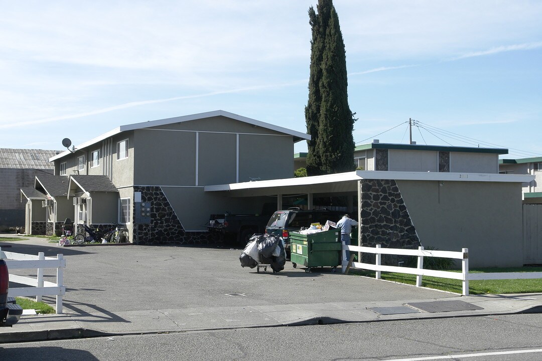 2351 Chestnut St in Livermore, CA - Building Photo