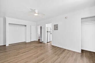 636 Linden Ave, Unit 09 in Long Beach, CA - Foto de edificio - Building Photo