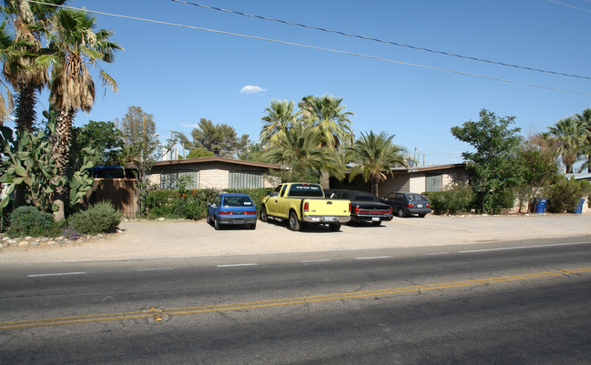 1530-1538 N Dodge Blvd in Tucson, AZ - Building Photo - Building Photo