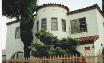 5830 La Mirada Ave Apartments