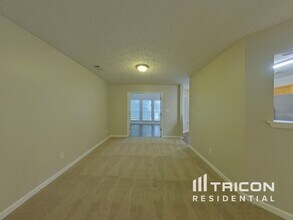 260 Richmond Pl in Newnan, GA - Building Photo - Building Photo