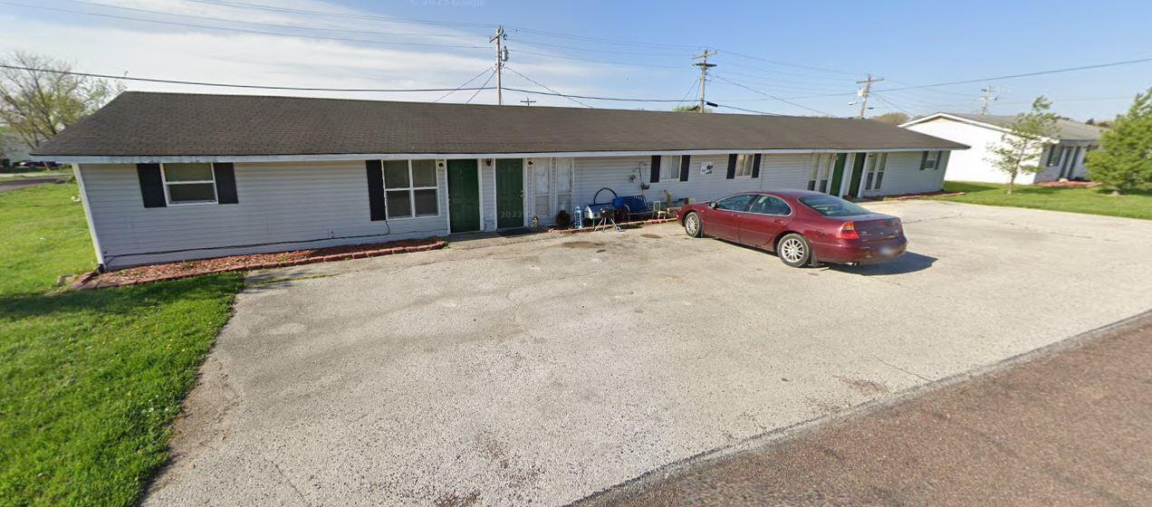 700 W Cunningham Dr in Columbia, MO - Building Photo