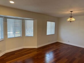 302 W Loraine St in Glendale, CA - Foto de edificio - Building Photo