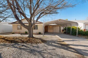 1819 Luthy Dr NE in Albuquerque, NM - Building Photo