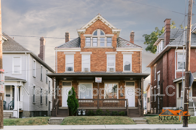 174 E 11th Ave in Columbus, OH - Foto de edificio