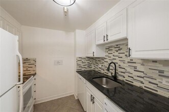 375 Ralph McGill Blvd NE, Unit 804 in Atlanta, GA - Building Photo - Building Photo