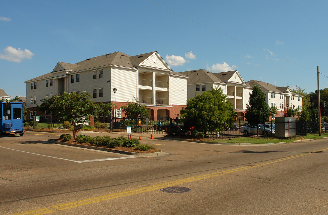 University Pointe in Jackson, MS - Foto de edificio