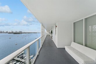 910 West Ave, Unit 0708 in Miami Beach, FL - Building Photo - Building Photo