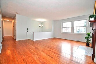 1313 Star Ridge Dr in Pittsburgh, PA - Building Photo - Building Photo