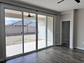 37805 W San Alvarez Ave in Maricopa, AZ - Building Photo - Building Photo