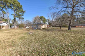 3606 Northwest Crestmore Avenue in Huntsville, AL - Building Photo - Building Photo