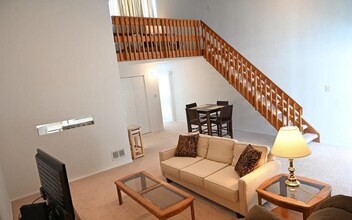 802 Stratford Dr, Unit 38 in State College, PA - Foto de edificio - Building Photo