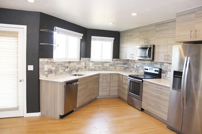 9007 W Plymouth Ave in Littleton, CO - Building Photo - Building Photo