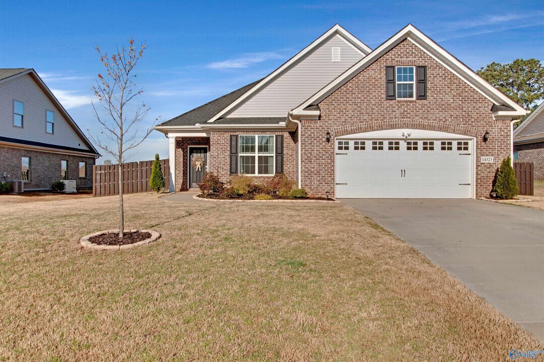 14323 Grey Goose Ln in Harvest, AL - Building Photo