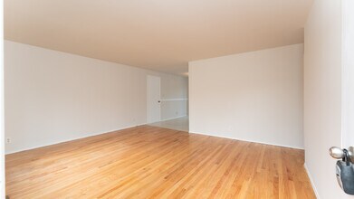 16321 127th Pl SE in Renton, WA - Building Photo - Building Photo