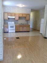 2029 Bryan Ave, Unit 2029 Bryan -downstairs in Granite City, IL - Building Photo