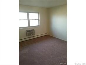 796-800-800 Brookridge Dr in Valley Cottage, NY - Building Photo - Building Photo