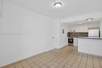 1600 S Le Jeune Rd in Miami, FL - Building Photo - Building Photo