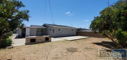 525 W Tunnell St in Santa Maria, CA - Building Photo - Building Photo