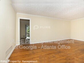 951 Majesty Ln in Morrow, GA - Building Photo - Building Photo