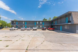 4300 S Portland in Oklahoma City, OK - Foto de edificio - Building Photo