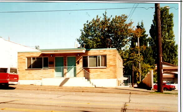 6714 15th Ave NW in Seattle, WA - Foto de edificio - Building Photo