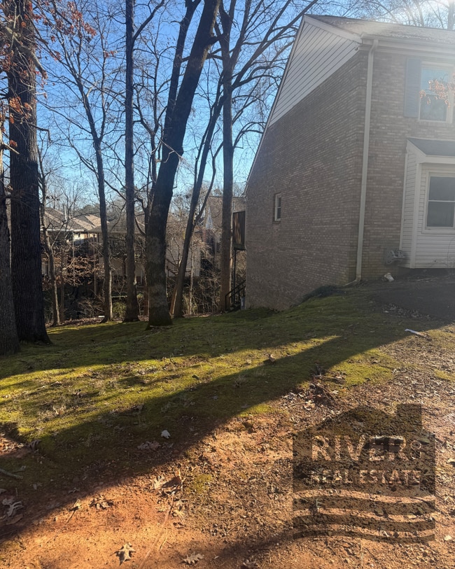 212 Woodcastle Dr in Florence, AL - Building Photo - Building Photo