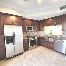 9835 NW 57th Manor in Coral Springs, FL - Building Photo - Building Photo