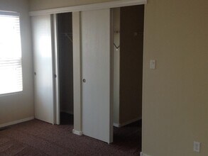 5205 Caprock Dr NE in Rio Rancho, NM - Building Photo - Building Photo