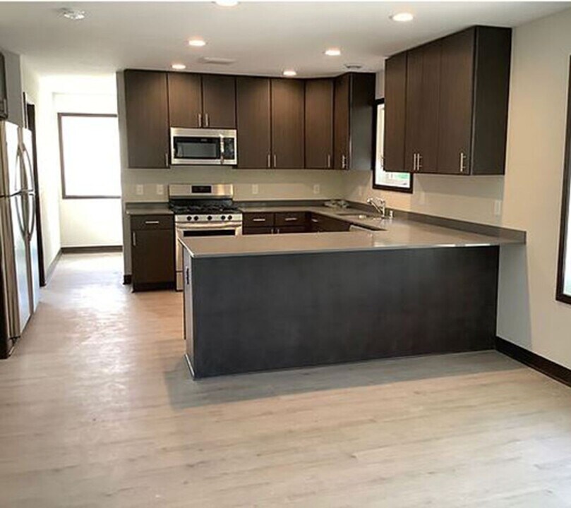 879 23rd Ave SE in Minneapolis, MN - Building Photo