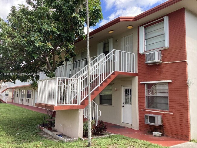 property at 2917 Plunkett St