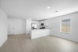 2219 Creekside Stables Rd in League City, TX - Building Photo - Building Photo