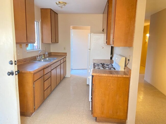 381 San Luis Way in Blythe, CA - Building Photo - Building Photo