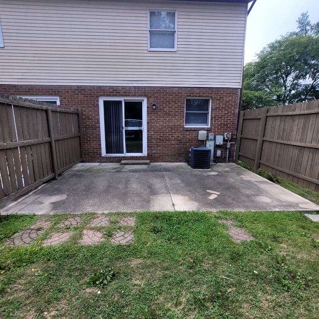 2200 Harsh Ave SE in Massillon, OH - Building Photo - Building Photo