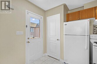 496 White's Hill Ave in Markham, ON - Building Photo - Building Photo