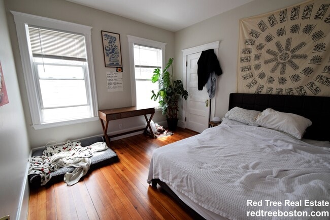 29 Page St, Unit 3 in Revere, MA - Foto de edificio - Building Photo